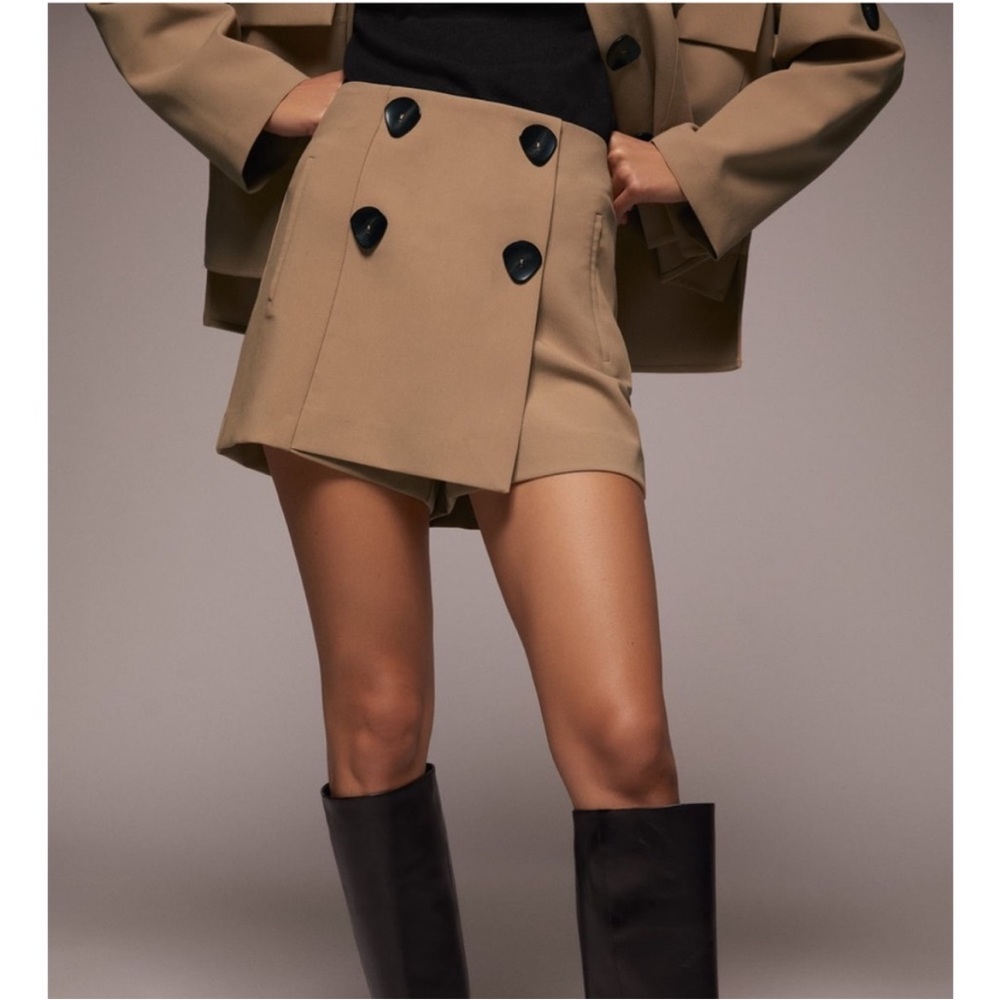 ZARA tan large double button skort size XS